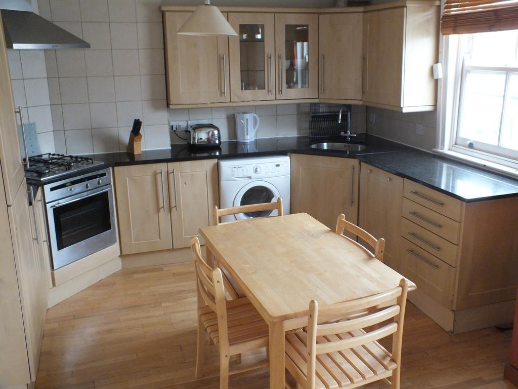 Access Earls Court Apartment London Phòng bức ảnh